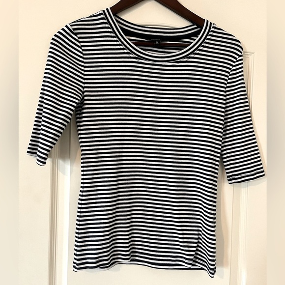 Banana Republic Tops - Banana Republic Navy & White Striped Cotton Spandex Top Size Medium
